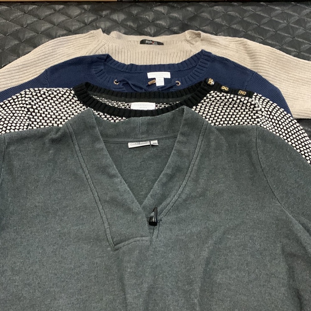 Lot of 4 women’s sweaters size 2x